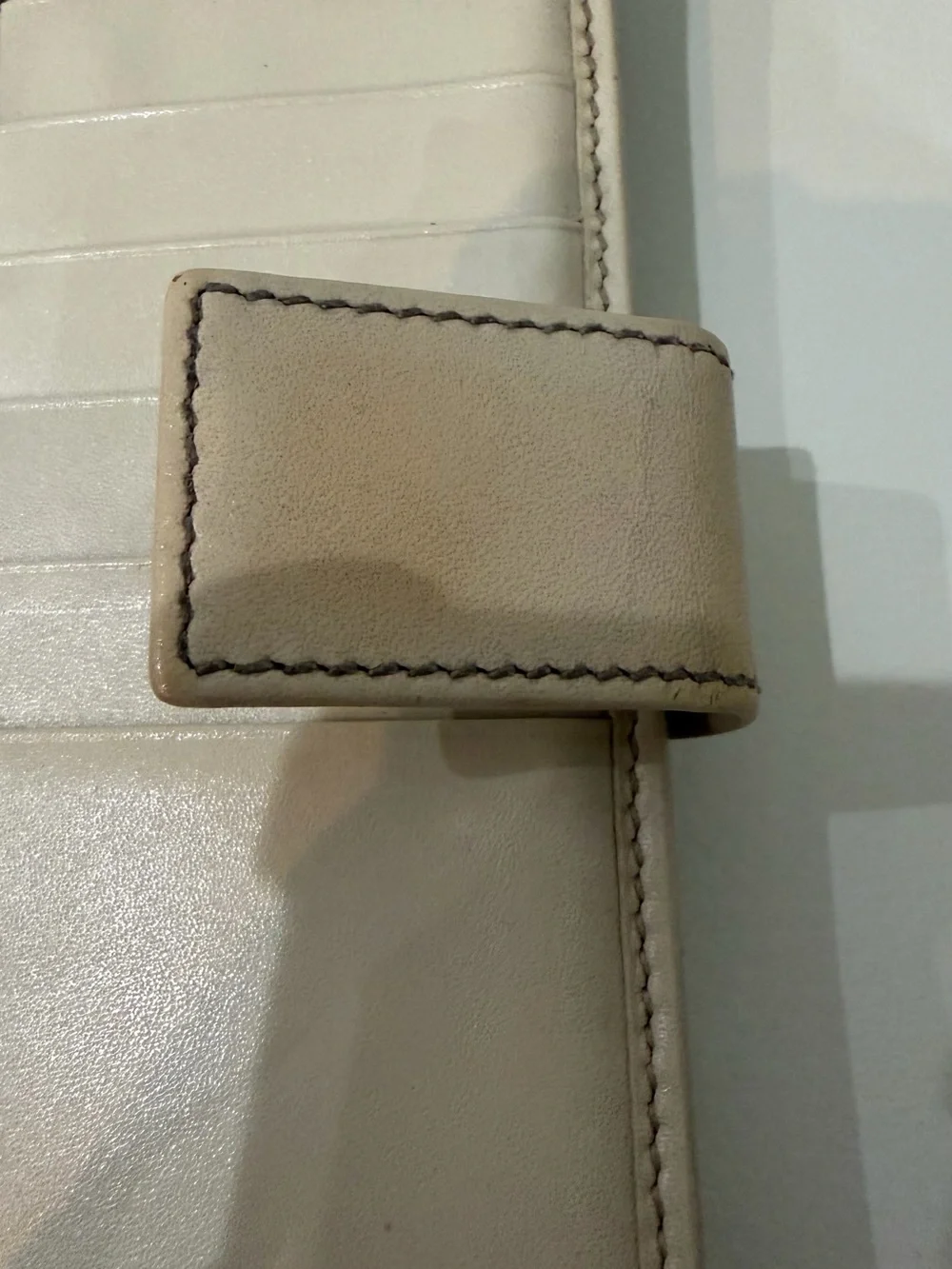 Gucci Beige Monogram Zip Wallet with Silver GG Charm - Picture 4 of 9